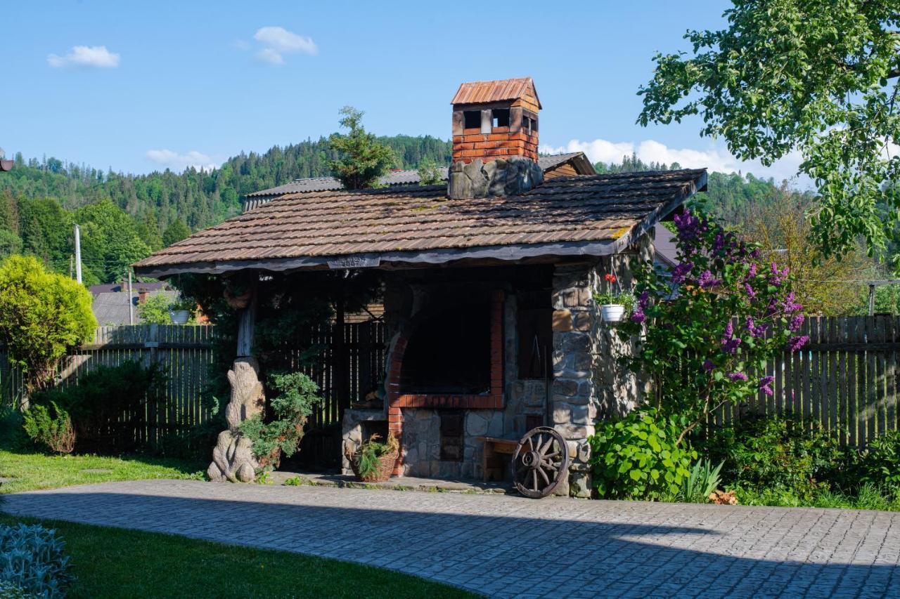 Apartmán Знакова Хата Hrebeniv Exteriér fotografie