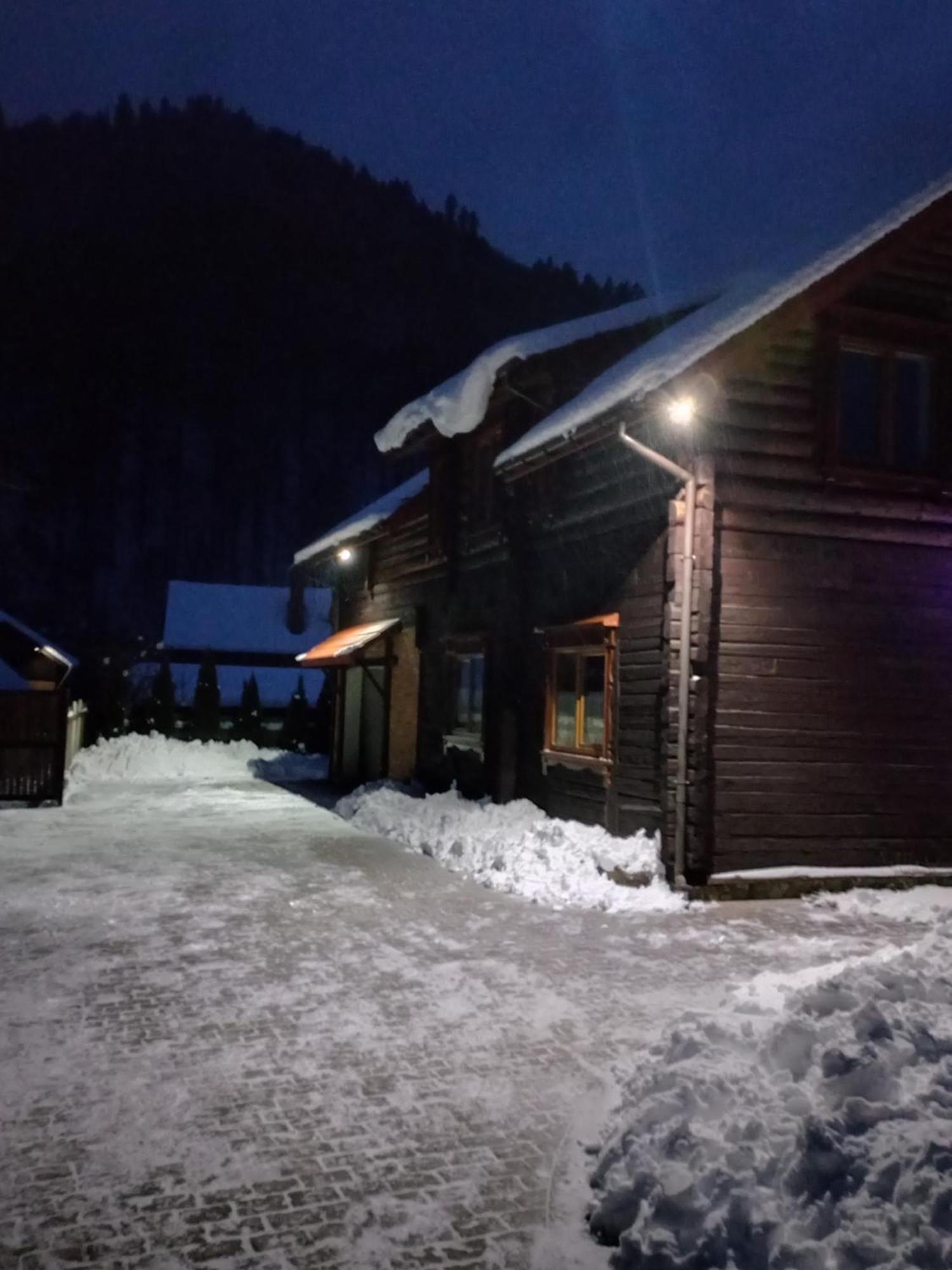 Apartmán Знакова Хата Hrebeniv Exteriér fotografie